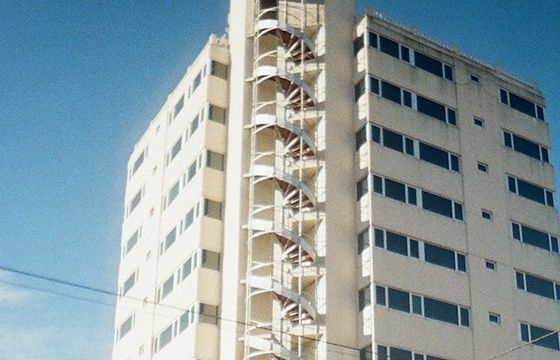 為(wèi)什(shén)麽粉刷石膏攪拌後凝固快(kuài)？